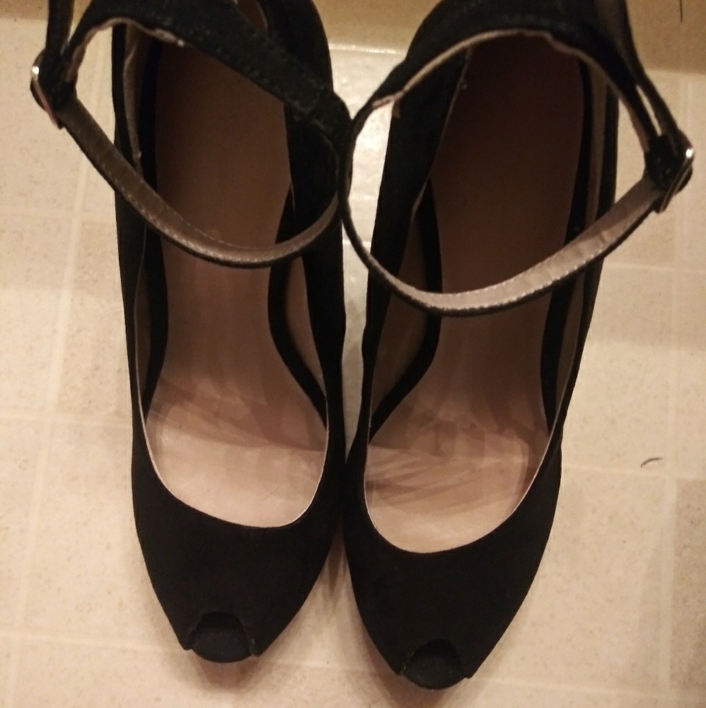 Zara Blk, Open Toe, Wedge. Size 7.5